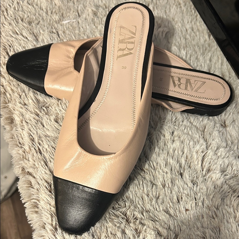 Zara Women's Black and Tan Loafers - Picture 2 of 3